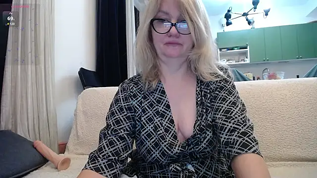 Blond Woman online show from 01/29/25, 09:39