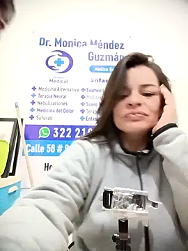 Snapshot of NATHALIA-28_ chatting on 02/18/26, 12:12 NATHALIA-28 online show from 02/18/26, 12:12