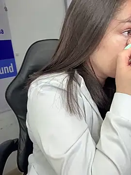 NATHALIA-28  online show from 03/18/26, 12:30