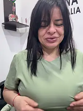 NATHALIA-28  online show from 05/27/26, 11:51