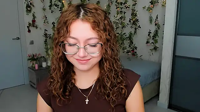 SereneFlame online show from 09/19/25, 04:18