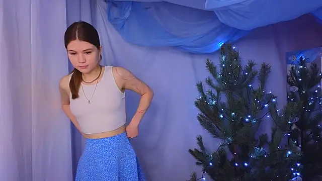 AlisiaSpinnet  online show from 12/30/24, 07:15