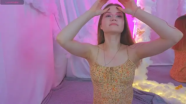 AlisiaSpinnet  online show from 10/27/25, 04:00