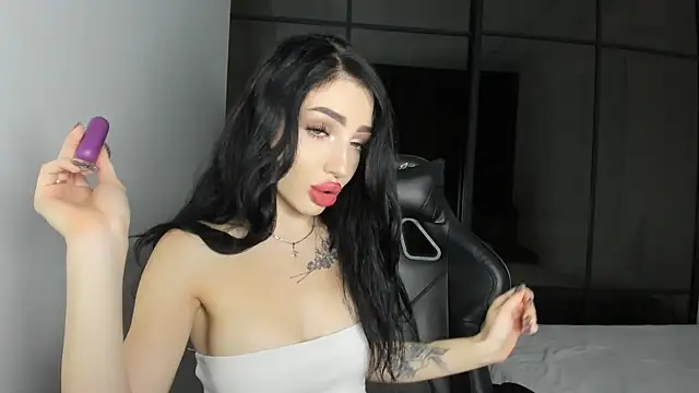 Snapshot of NancyLovee_ chatting on 09/24/25, 01:25 NancyLovee online show from 09/24/25, 01:25