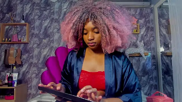 EMMAPARISS online show from 03/25/26, 12:00