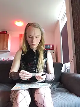 MissPigster online show from 06/18/26, 05:06