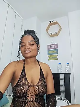 Snapshot of gianna_smith chatting on 06/27/26, 08:25 gianna smith online show from 06/27/26, 08:25