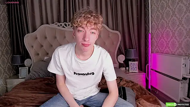 TrevorBenson online show from 10/04/25, 03:59