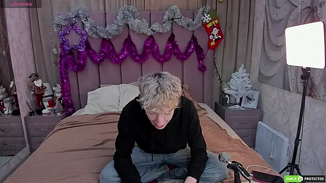 TrevorBenson online show from 12/15/25, 03:22