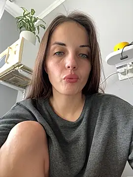 Snapshot of AmiLavs chatting on 10/24/25, 09:38 AmiLavs online show from 10/24/25, 09:38