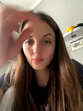 Snapshot of AmiLavs chatting on 10/28/25, 07:23 AmiLavs online show from 10/28/25, 07:23