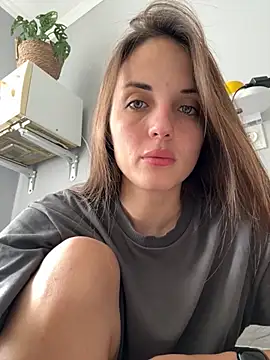 Snapshot of AmiLavs chatting on 10/31/25, 06:47 AmiLavs online show from 10/31/25, 06:47