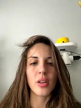 Snapshot of AmiLavs chatting on 11/25/25, 09:42 AmiLavs online show from 11/25/25, 09:42