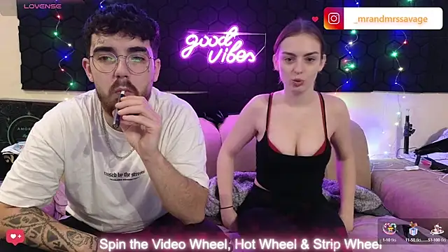 Snapshot of MrAndMrsSavage chatting on 12/19/24, 09:06 MrAndMrsSavage online show from 12/19/24, 09:06