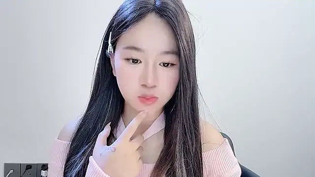 chloe-01 online show from 12/05/25, 03:48