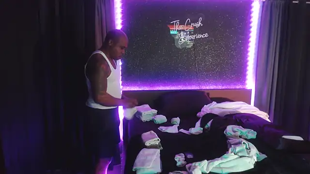 Snapshot of Dcrush17 chatting on 03/16/25, 05:03 Dcrush17 online show from 03/16/25, 05:03