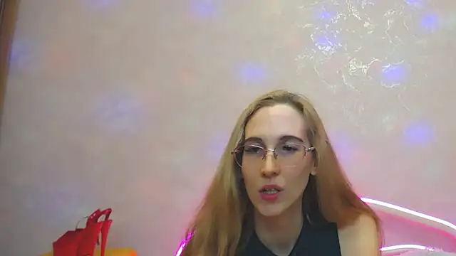 KlaryBrait online show from 12/14/24, 03:25