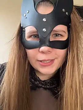 Mia harmati online show from 04/02/26, 09:18