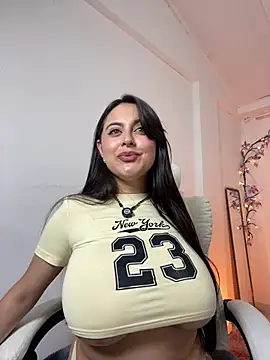naughty sexyy girl 1 online show from 06/23/26, 10:52