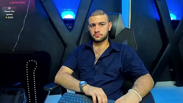 MaximusDick1  online show from 10/01/25, 03:12