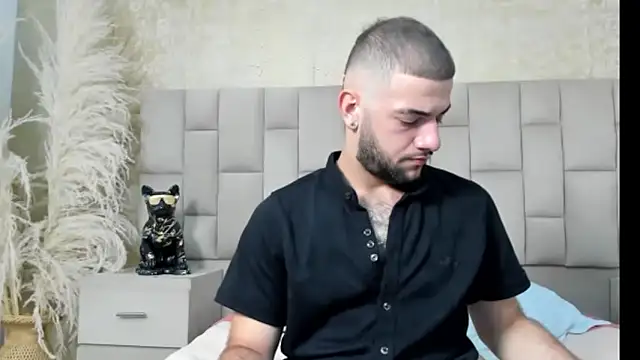 MaximusDick1  online show from 12/17/25, 04:07