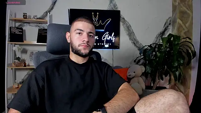 MaximusDick1  online show from 12/21/25, 03:13