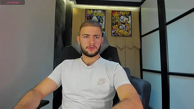 MaximusDick1  online show from 02/17/26, 12:23