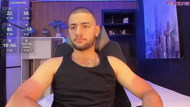 MaximusDick1  online show from 03/25/26, 12:44