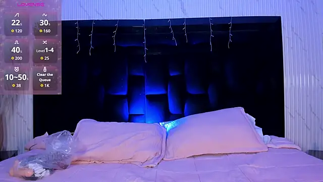 MaximusDick1  online show from 04/17/26, 12:19