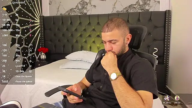 MaximusDick1  online show from 06/01/26, 12:51