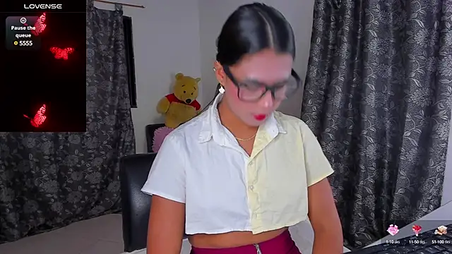 Snapshot of Laura-mayer chatting on 12/11/24, 03:56 Laura-mayer online show from 12/11/24, 03:56