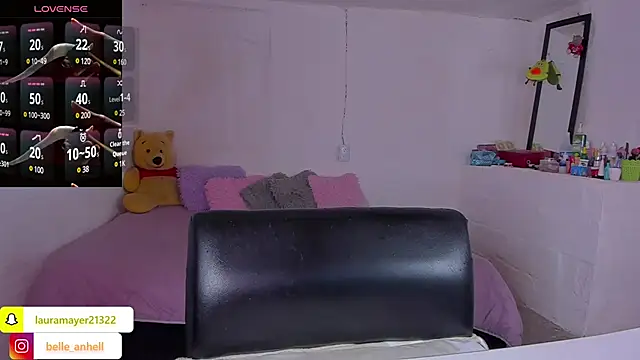 Snapshot of Laura-mayer chatting on 02/14/25, 03:00 Laura-mayer online show from 02/14/25, 03:00