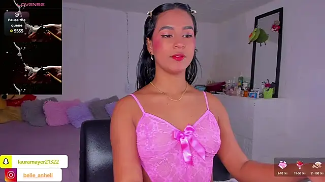 Snapshot of Laura-mayer chatting on 03/14/25, 03:37 Laura-mayer online show from 03/14/25, 03:37