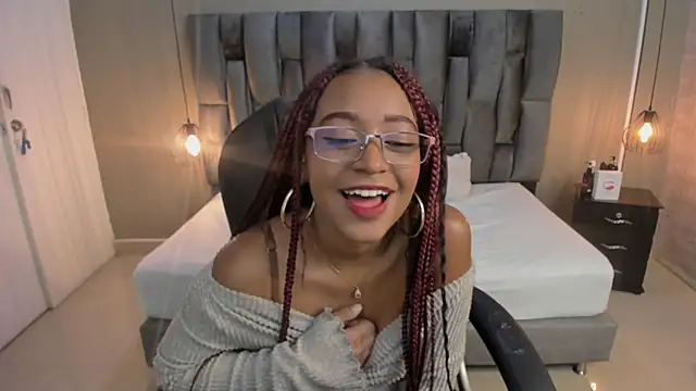 Lorena Vieira  online show from 03/12/25, 11:12