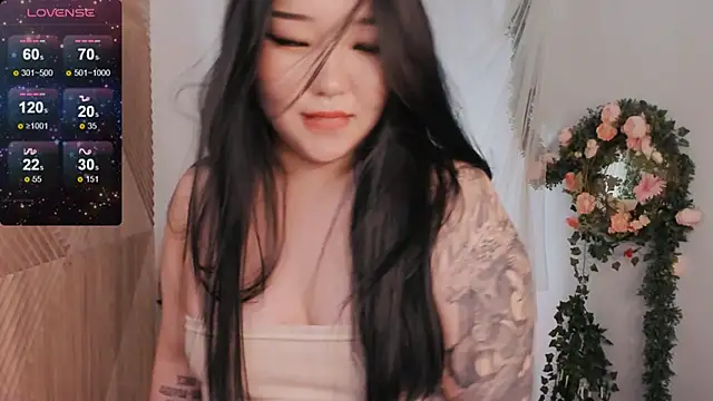 Snapshot of mei_honey_ chatting on 02/21/25, 05:09 mei honey online show from 02/21/25, 05:09