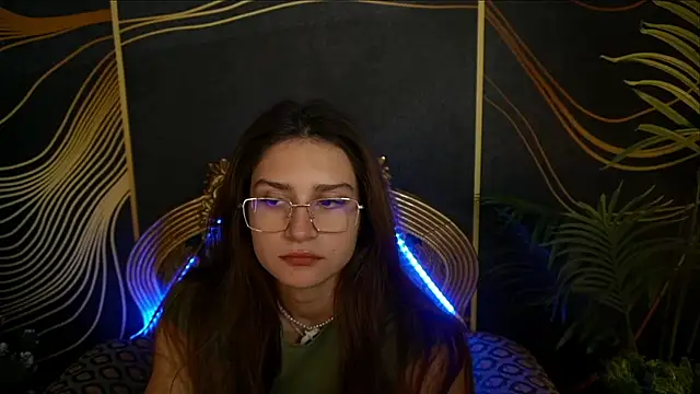 Snapshot of ValeryRoyale chatting on 01/25/25, 09:04 ValeryRoyale online show from 01/25/25, 09:04