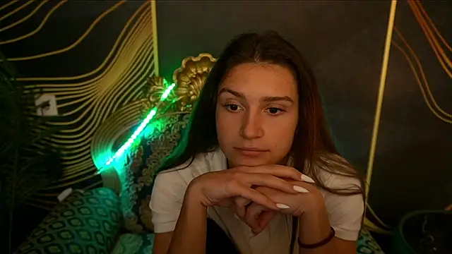 Snapshot of ValeryRoyale chatting on 03/12/25, 01:51 ValeryRoyale online show from 03/12/25, 01:51