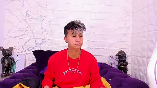 Im Milan Rs online show from 02/19/25, 06:44