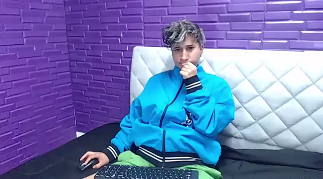 Im Milan Rs online show from 02/21/25, 07:01