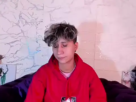 Im Milan Rs online show from 03/15/25, 02:03