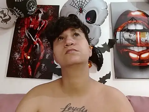 Im Milan Rs online show from 10/23/25, 07:56