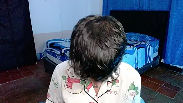 Snapshot of Im_Milan_Rs chatting on 05/21/26, 01:12 Im Milan Rs online show from 05/21/26, 01:12