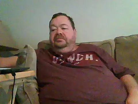 Snapshot of hitman_35 chatting on 11/24/25, 04:29 hitman 35 online show from 11/24/25, 04:29