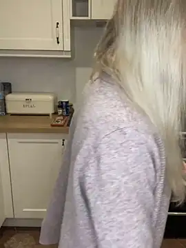 carlaaa online show from 09/16/25, 07:48