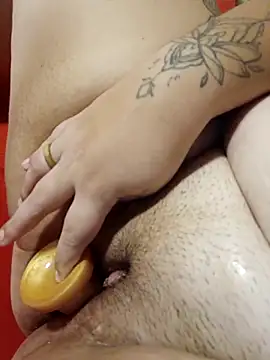 Snapshot of carola_hotwife chatting on 02/21/25, 08:38 carola hotwife online show from 02/21/25, 08:38