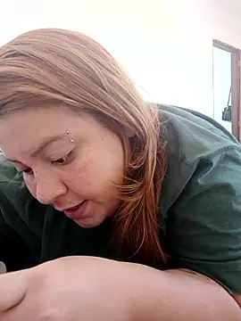 Snapshot of carola_hotwife chatting on 11/18/25, 02:43 carola hotwife online show from 11/18/25, 02:43