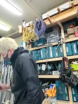 Snapshot of da--------i chatting on 02/11/25, 06:51 da--------i online show from 02/11/25, 06:51