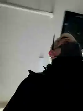 Snapshot of da--------i chatting on 02/12/25, 04:44 da--------i online show from 02/12/25, 04:44