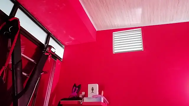 Ambar Roux  online show from 02/07/26, 02:54