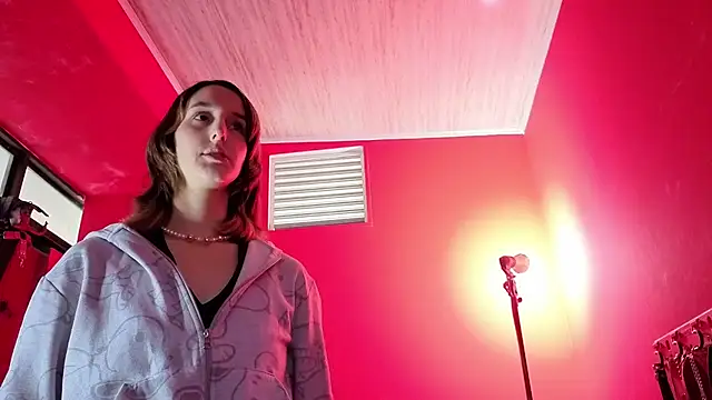 Ambar Roux  online show from 03/07/26, 12:46